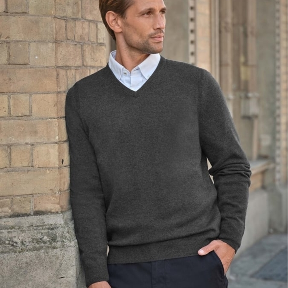Eddie Bauer Men's Gray V-Neck Cotton & Cashmere Sweater
